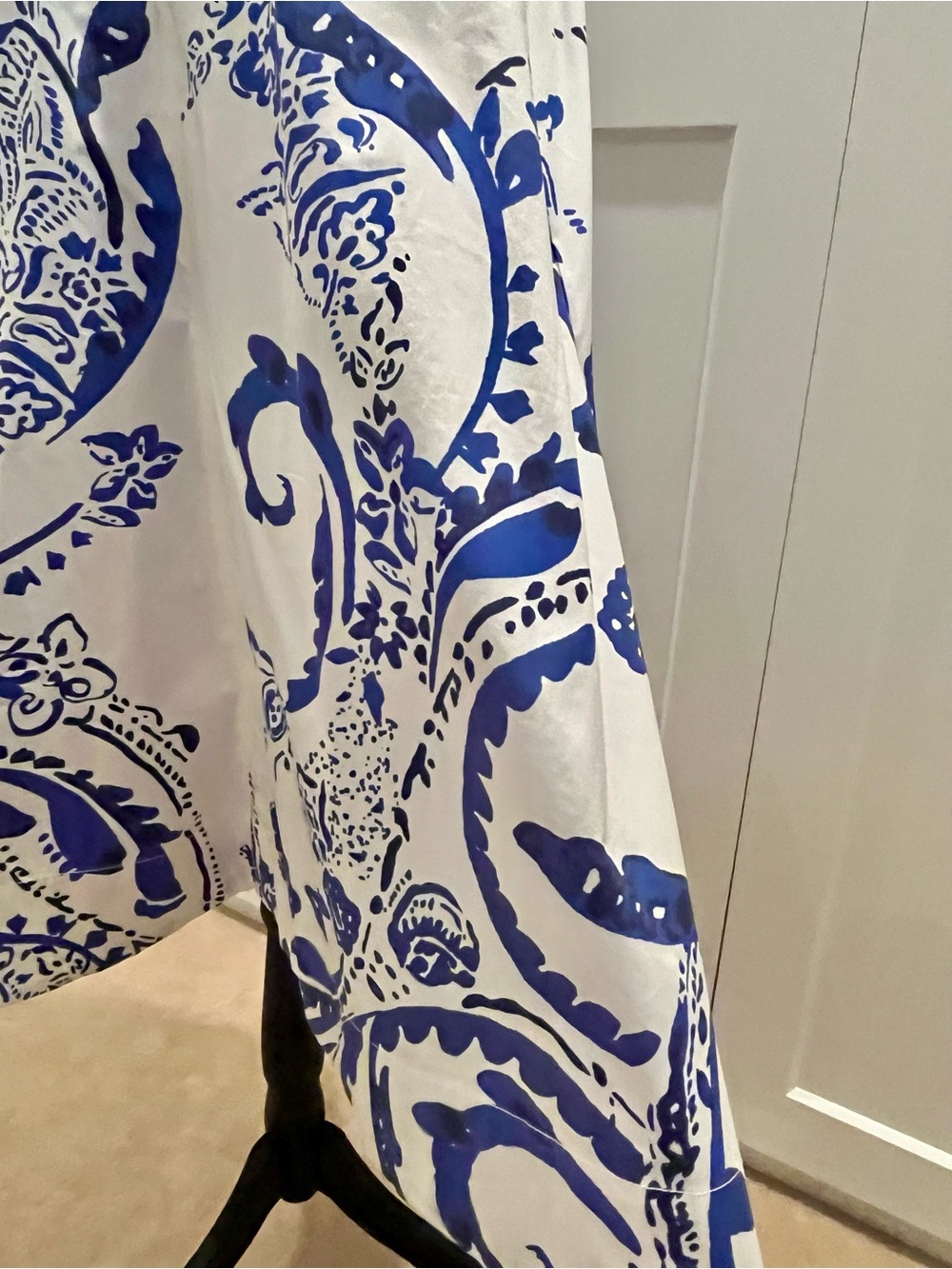 Maeve White Cotton Sleeveless Swing Dress with Bold Blue Abstract Print Size XL - Picture 3 of 9